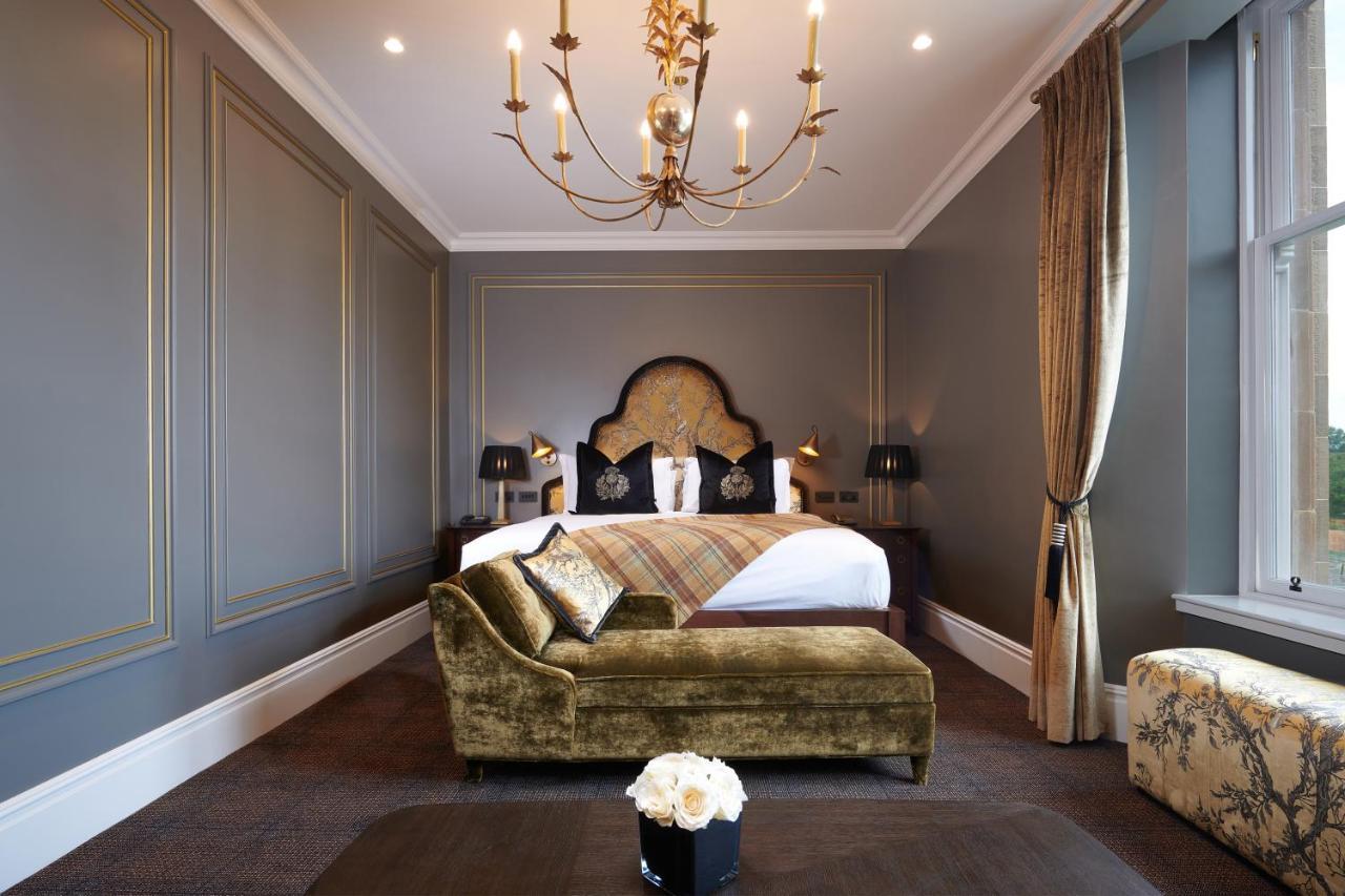 Cameron House On Loch Lomond Alexandria Exteriér fotografie A bedroom at the hotel