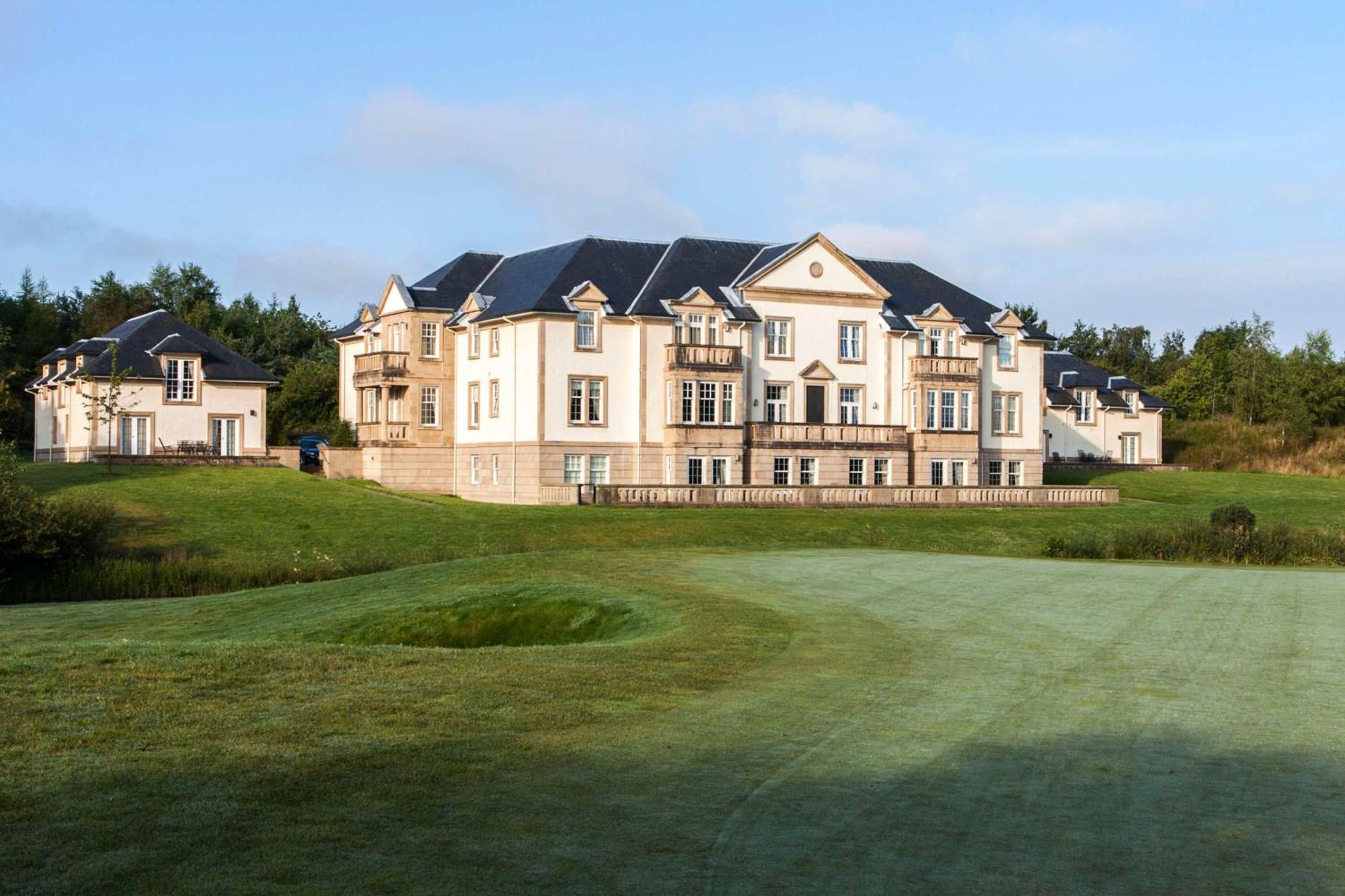 Cameron House On Loch Lomond Alexandria Exteriér fotografie The clubhouse at the 2007 Open Championship