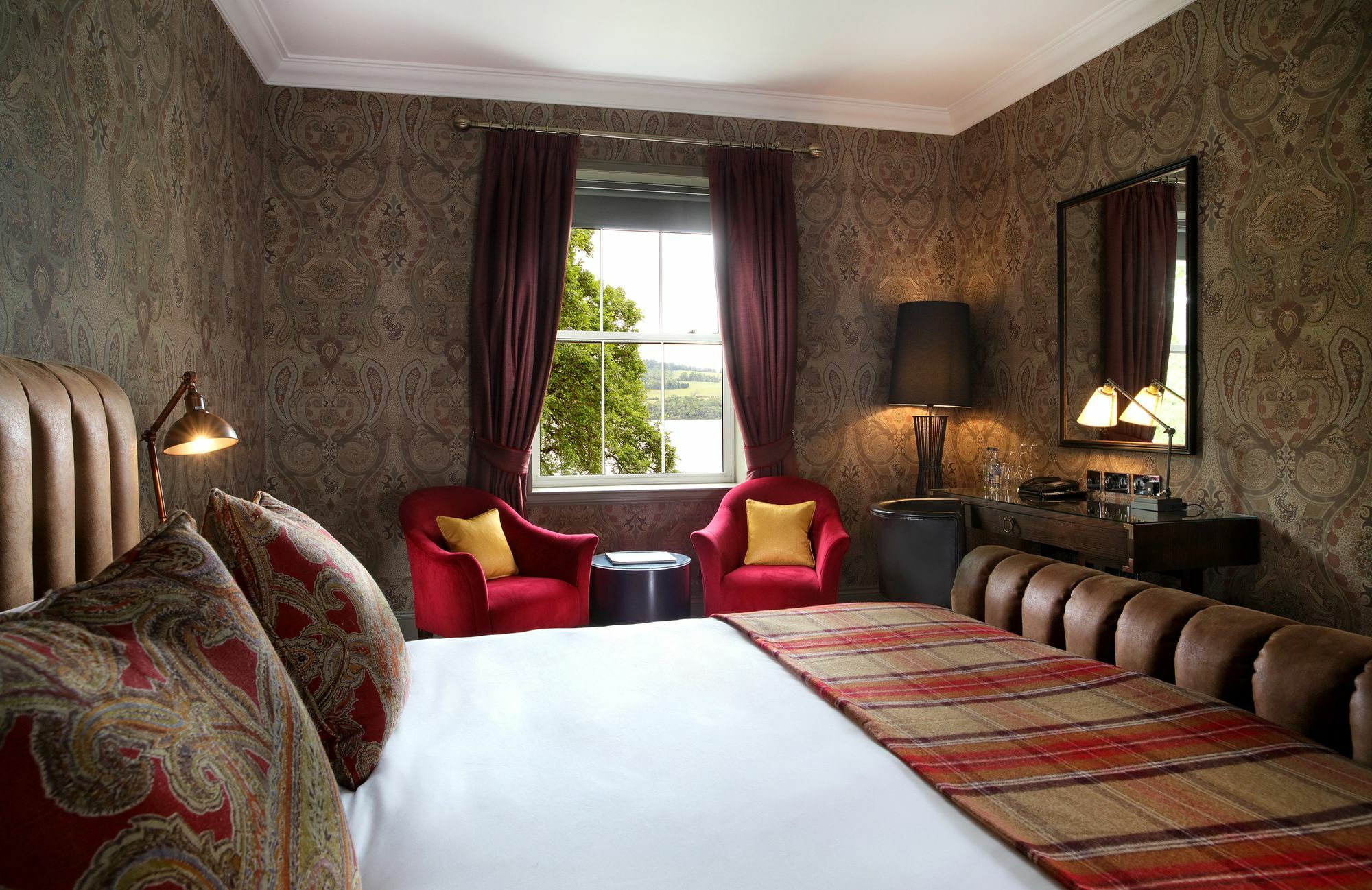 Cameron House On Loch Lomond Alexandria Exteriér fotografie A bedroom at the hotel