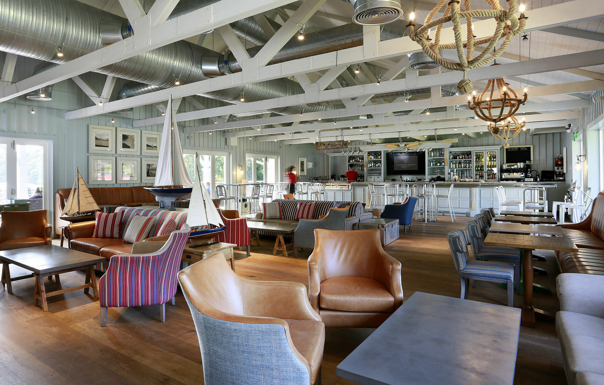 Cameron House On Loch Lomond Alexandria Exteriér fotografie The interior of the club